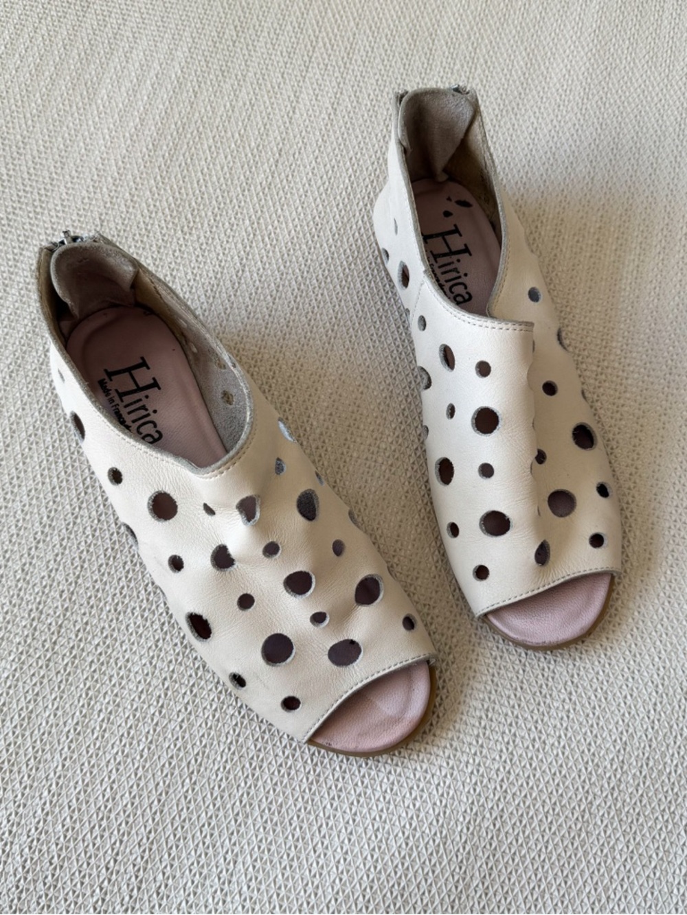 Leather Cream Peep-Toe Sandals